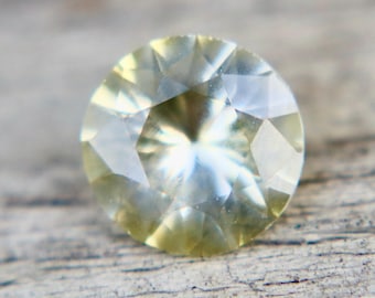 Natural Yellow Sapphire | 1.06 Carat Round Cut | Unheated | VVS Clarity | Ceylon Origin
