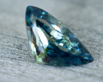 Natural Green Sapphire | Freeform Cut | 9.93x5.60 mm | 1.13Carat | Loose Corundum | Unset Sapphire | Engagement Rings | Sapphire Ring