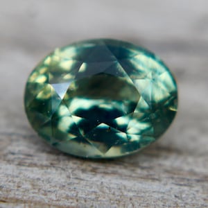 Natural Green Sapphire | 1.29 Carat | Oval Cut | 6.90x5.36 mm | Sapphire Rings | Engagement Rings | Jewellery Making Gemstones