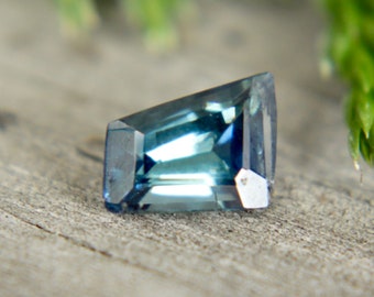 Natural Blue Green Sapphire | Tapered Baguette Cut | 6.27x4.61 mm | 0.94 Carat | Unheated Untreated Sapphire | Unique BiColour Sapphire Ring