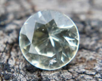 Natural Pale Yellow Sapphire | Round Cut | 5.83 mm  | Loose Gemstones | Unset Stones | Unheated Sapphire | Gemstone Rings | Jewellery
