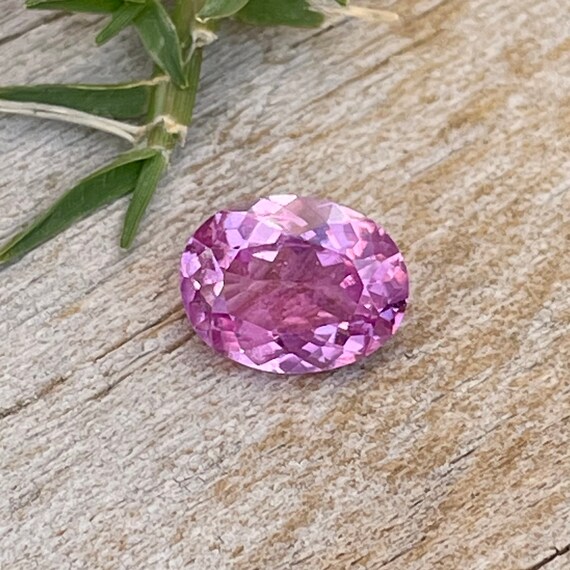 Natural Pink Sapphire Oval Cut 7.67x5.93 Mm 1.27 Carat Unheated