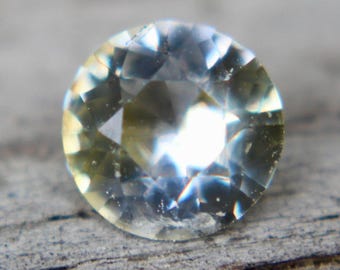 Natural Blue Yellow Sapphire | Round Cut | 5.66 mm | Engagement Rings | Wedding Bands | Jewellery | Custom Made Jewellery