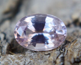 Natural Pale Pink Purple Sapphire | Oval Cut | 1.01 Carat | 7x5 mm | Loose Sapphire | Engagement Ring | Pink Sapphire Jewellery | Crystals