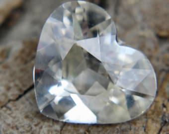 Natural Sapphire with slight yellow hue | Heart Cut | 10.70x9.20 mm | 3.02 Carat | Unheated Sapphire  | Engagement Ring | Sapphire crystals
