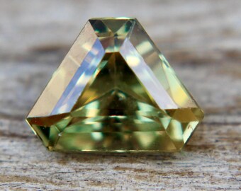 Natural Greenish Yellow Sapphire | Barion Triangle Cut  | 7.18x5.38  mm | 1.04 Carat | Sapphire Rings | Engagement Rings | Jewellery Making