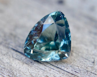 Natural Green Sapphire | Trillion Cut | 1.09 Carat | 6.32x5.32 mm | Genuine earth mined natural gemstones for jewellery making projects