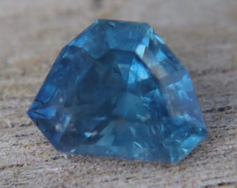 Natural Greenish Blue Sapphire | Freeform Cut | 1.51 Carat | 7.81 mm | Natural Blue Green Sapphires |