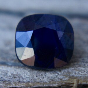 Ceylon Blue Sapphire Gemstone: 1.07 Carat Cushion Cut, Unheated