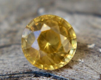 Natural Yellow Sapphire | Round Cut | 5.62 mm | Yellow Sapphire Ring | Engagement Ring | Sapphire Ring | Sapphire Jewellery