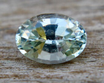 Natural Pale Green Sapphire | Oval Cut | 7.04x5.01 mm | 1.18 Carat | Sapphire Rings | Unheated | Engagement Rings | Jewellery Making