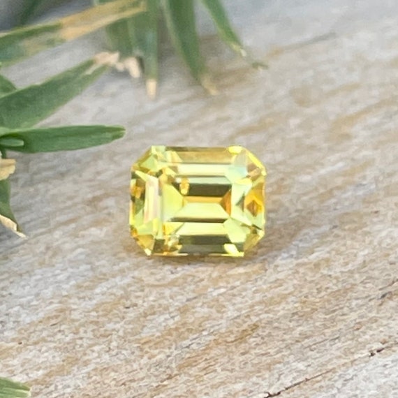 Natural Yellow Sapphire Emerald Cut 5.38x4.38 Mm VS Ceylon Yellow