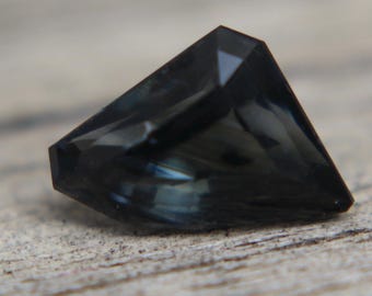 Natural Grey Sapphire 1.48ct Freeform Cut | Unheated Ceylon Sapphire | Unique Loose Gemstone for Engagement Ring | Modern Minimalist Gem