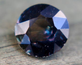 Natural Multi Coloured Sapphire | Oval Cut | 0.94 Carat | 6 mm | Jewellery Making Gemstones | Engagement Ring | Jewellery