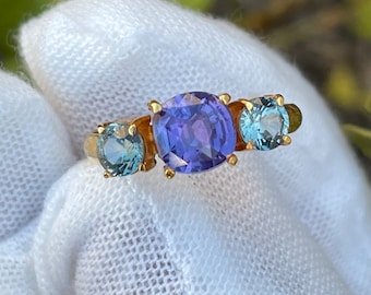 18k Gold Ring With Natural Lavender Purple Sapphire and Green Sapphires  | 4.5 US | Sapphire Ring | Trinity Ring | Trilogy Rings