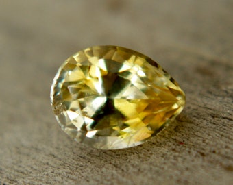 Natural Yellow Sapphire | Pear Cut | 1.04 Carat | 6.80x5.22mm | Engagement Ring | Wedding Ring | Ceylon Yellow Sapphires | Sapphire Crystal