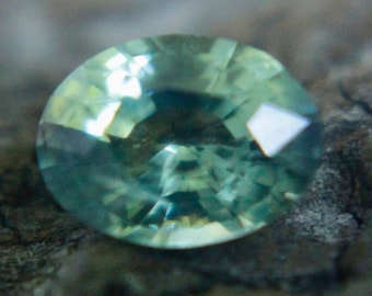 Natural Green Sapphire | Oval Cut | 7x5 mm | 0.85 Carat | Loose Sapphire | Unset Stones | Loose Sapphire | Gemstone | Parti Sapphire