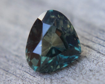 Natural Green Sapphire | Pear Cut | 1.17  Carat | 6.74x5.85 mm | VVS | Natural Earth Mined Gemstones For Jewellery Making Projects |