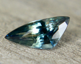 Natural Green Sapphire | Freeform Cut | 9.81x4.68 mm | 1.02 Carat | Loose Corundum | Unset Sapphire | Engagement Rings | Sapphire Ring