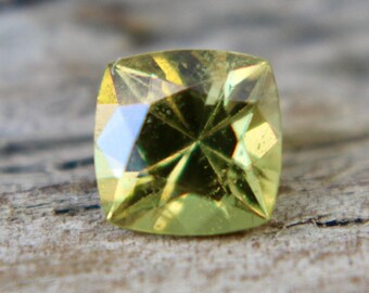 Natural Yellowish Green Sapphire | Cushion Cut | 0.85 Carat | 5.30 mm | Sapphire Rings | Jewellery | Gemstones Jewellery | Engagement Rings