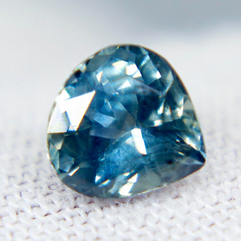 pear cut sapphire