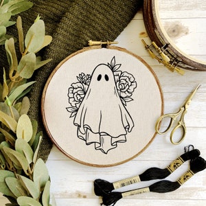 Ghost Halloween with Wildflowers Embroidery Hoop Pattern - PDF Digital Download
