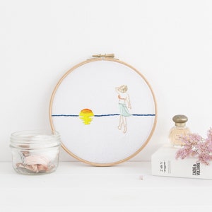Women on the Beach Embroidery Hoop Pattern - PDF Digital Download