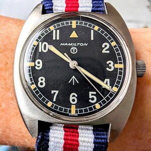 Herrklocka från 1975, schweizisk Hamilton Tritium, brittisk militärutgiven RAF 6BB