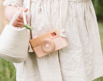 Wooden Toy Camera, Kids camera, Baby Shower gift, Wooden camera with rotating lens and cotton strap, PINK