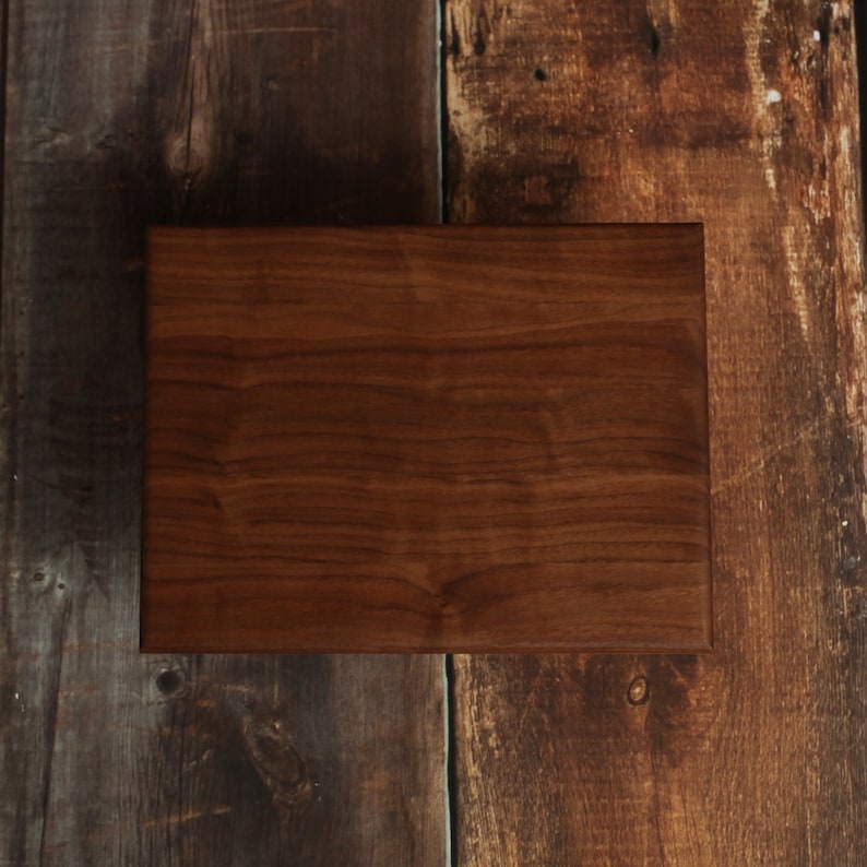 Personalized Cutting Board Mothers Day Gift Walnut Wood Mom Heart Design Gift for Mom Custom Cutting Board