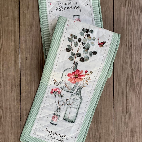 Farmhouse Style Table Runner / Happiness is Homemade /A Country Weekend fabric by Lisa Audit from Wilmington Prints