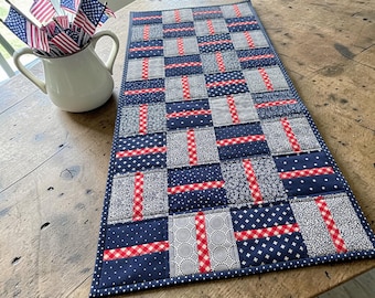 Charm Bop Table Runner PDF Pattern