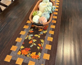 Dot-Dash-Dot Table Runner / Instant PDF Download / 14" x 44"