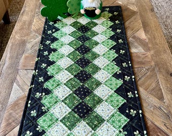 Floating Granny Table Runner PDF Pattern