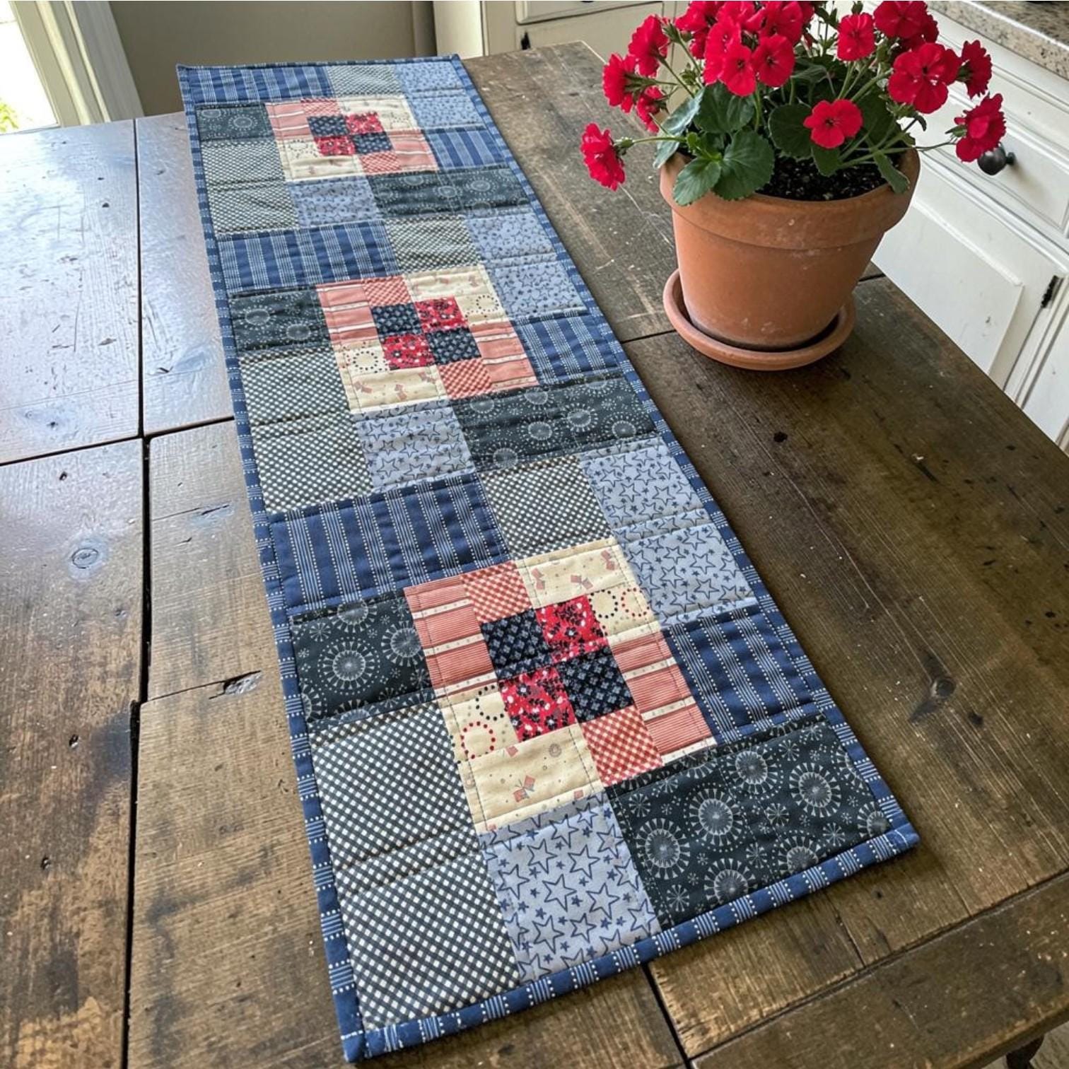 Quartered Log Cabin Table Runner PDF Pattern - Etsy