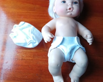 Little Mommy Set of 2 "Hugga Booty" diapers for a 9-9.5 inch waist doll
