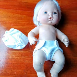 Little Mommy Set of 2 &quot;Hugga Booty&quot; diapers for a 8-9 inch waist doll