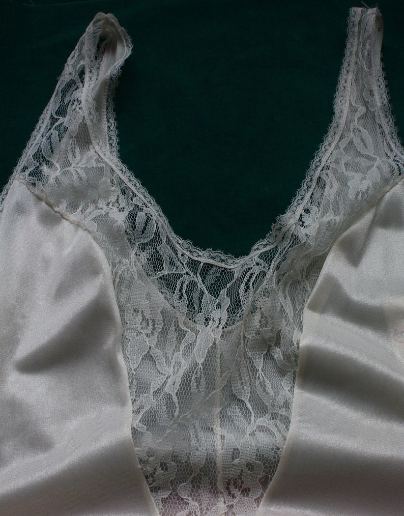 Ivory Nightgown New Vintage 1970s Glamorous Ivory /'Tapestry/' Petra Fashions Nightgown
