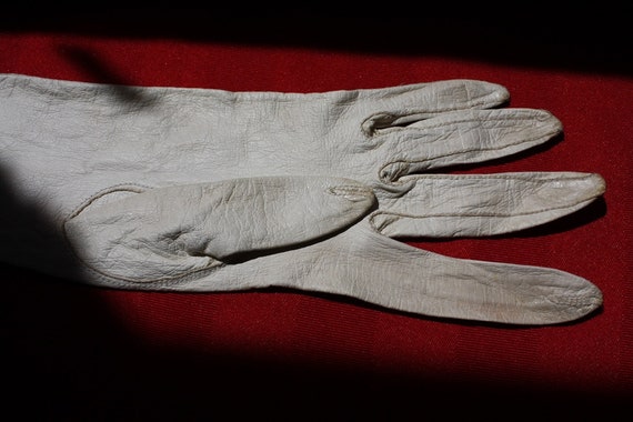 Edwardian Summer Gloves: Antique Ivory Kid Evenin… - image 4