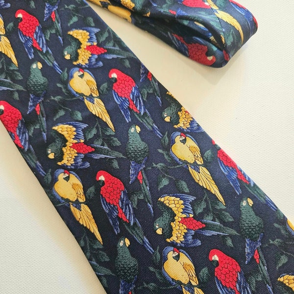 Vintage Tie, Parrots, Tropical Birds, Van Heusen, 417 Necktie, Novelty, Silk, Made In USA