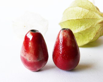 Perles céramique raku gouttes rouges émail brillant rustique, perles artisanales enfumées nuances rouges, accessoire bijou, fait main