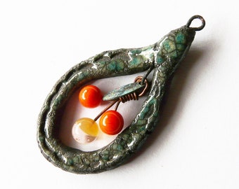 Pendentif goutte céramique et verre filé orange et vert, style elfique spécial Halloween, terre sauvage du Périgord, fait main, unique