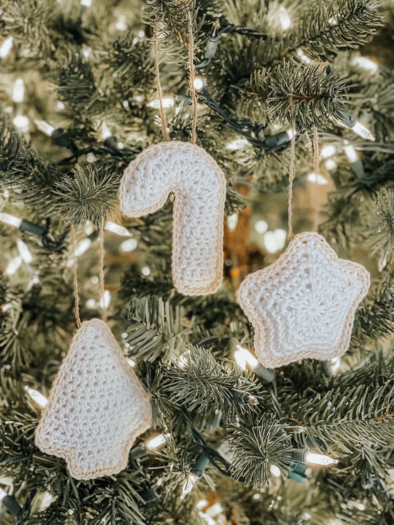 Crochet Ornament Patterns // Cookie Ornament