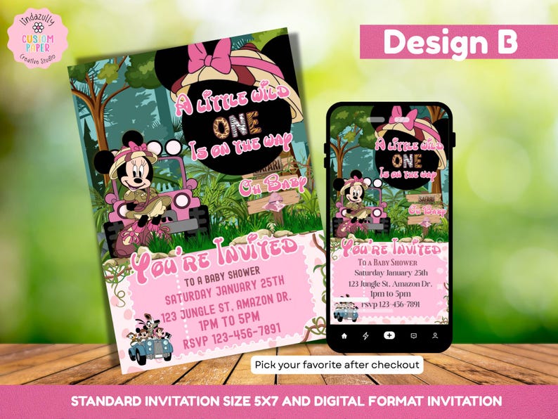 K&ouml;nnte beinhalten: Rosa Babyparty-Einladung mit Minnie Mouse in einem Safari-Jeep. Die Einladung enth&auml;lt den Text "A Little Wild One Is on the Way" und Veranstaltungsdetails. Eine digitale Version wird auf einem Smartphone angezeigt.