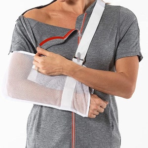 Post Shoulder Surgery Tee for Easy dressing, Physical Therapy, Rehabilitation Adaptive Tee for Shoulder Replacement & Rotator Cuff Operation