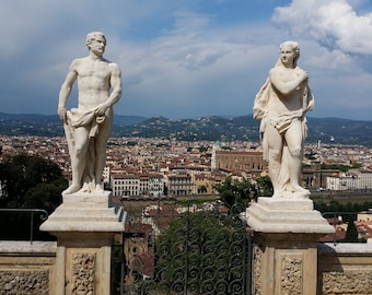 Fotografía de antiguas estatuas italianas en los jardines Bardini de Florencia, Italia. Horizonte de Florencia. Impresión de Florencia. Impresión de Toscana. Impresión de Italia.
