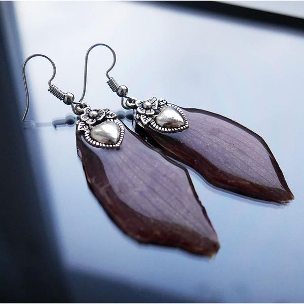 Braune Orchidee Ohrringe mit echten Blütenblättern der Orchidee. Stil ECO. Handgemachte Schmuck Harz. Blühendes Geschenk für Naturliebhaber. Blumen-Dekor