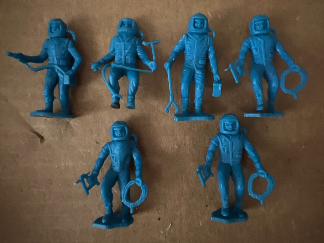 Lot of 6 Miniature Vintage Marx Toy Astronauts/vintage Space Men