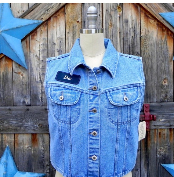 Vintage 1980's blue denim vest with large back pa… - image 2