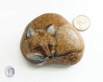 Fox-painted rock, painted stone, red fox art, animal-painted rock, brown fox painted, painted rock art, fox lover gift, garden decor, vixen